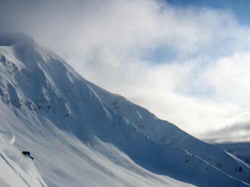 Lynsey Dyer makes a perfect turn in perfect snow